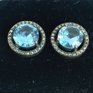 Gray/blue stud earrings